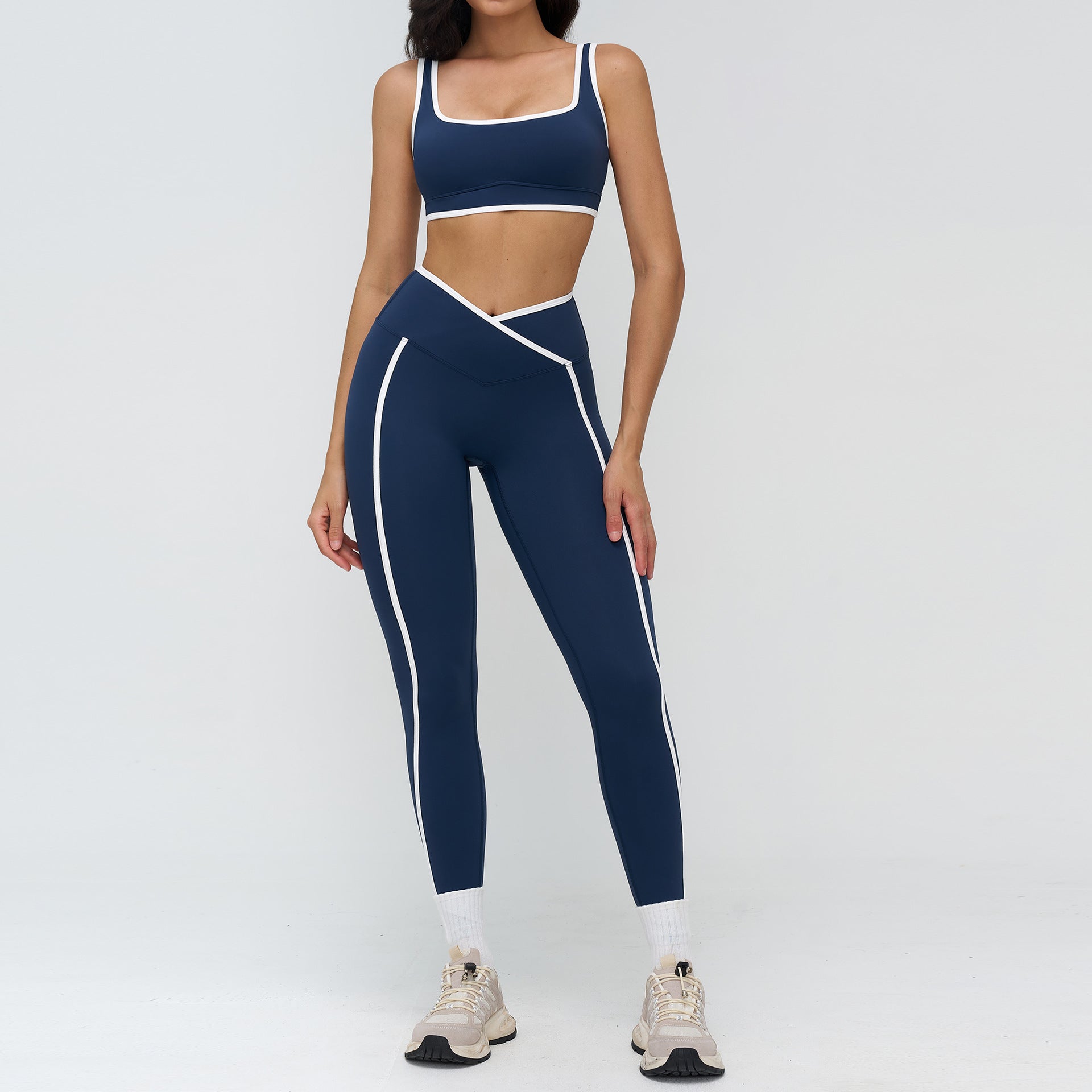 SET LEGGING + TOP LÍNEA CONTRASTE – MOLDEO Y SOPORTE TOTAL