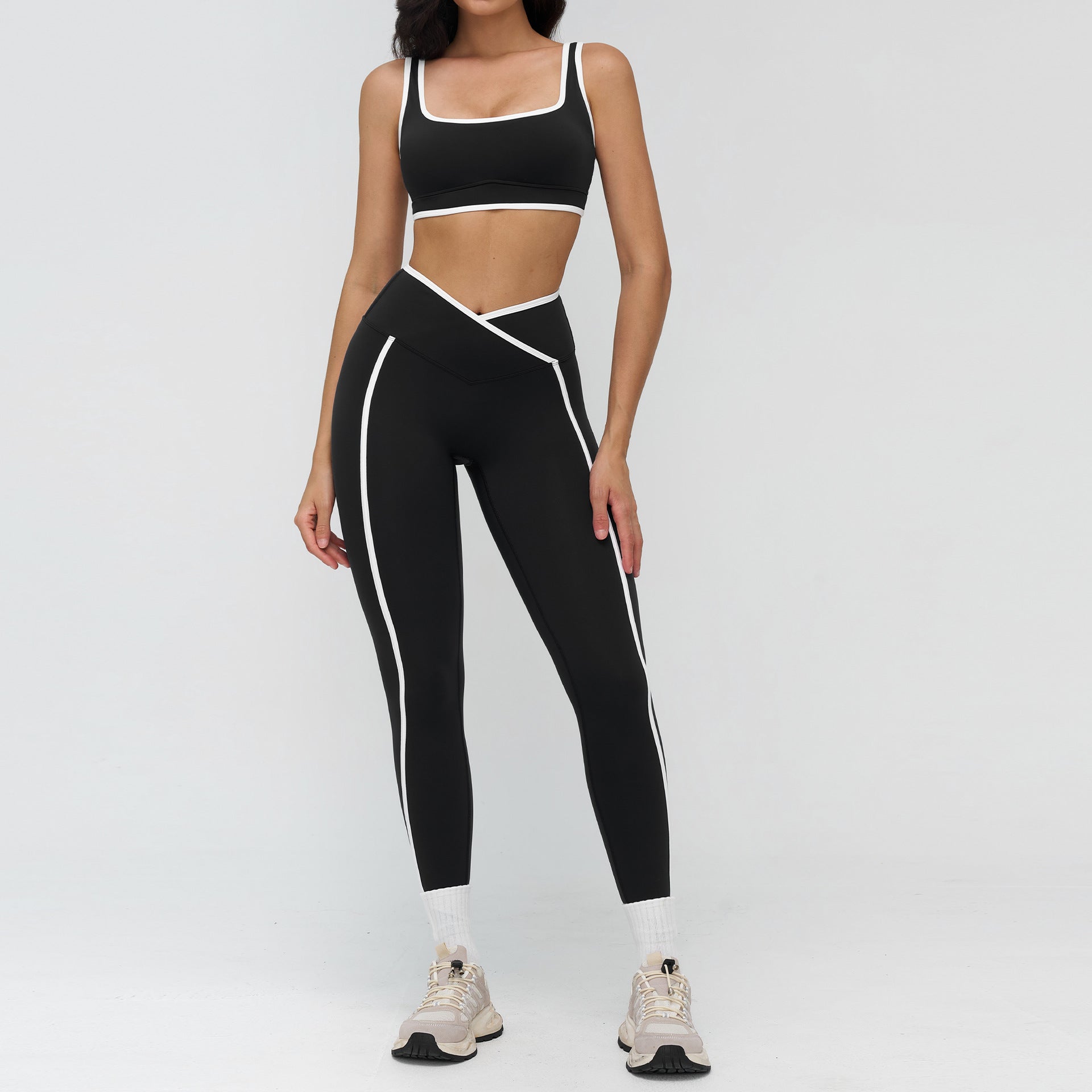SET LEGGING + TOP LÍNEA CONTRASTE – MOLDEO Y SOPORTE TOTAL