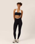 SET LEGGING + TOP HALTER CONTRASTE – SOPORTE Y ELEGANCIA DEPORTIVA