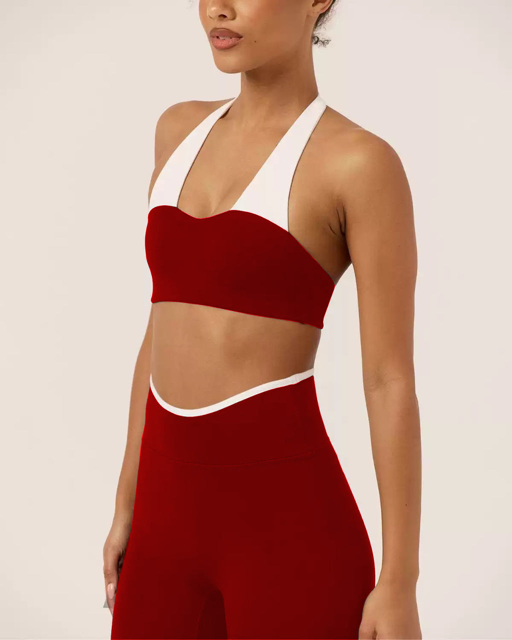 SET LEGGING + TOP HALTER CONTRASTE – SOPORTE Y ELEGANCIA DEPORTIVA
